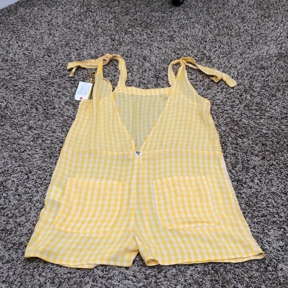 NWT Billabong Roam Around Romper Size Medium Sunflower Yellow White Gingham - Picture 3 of 9